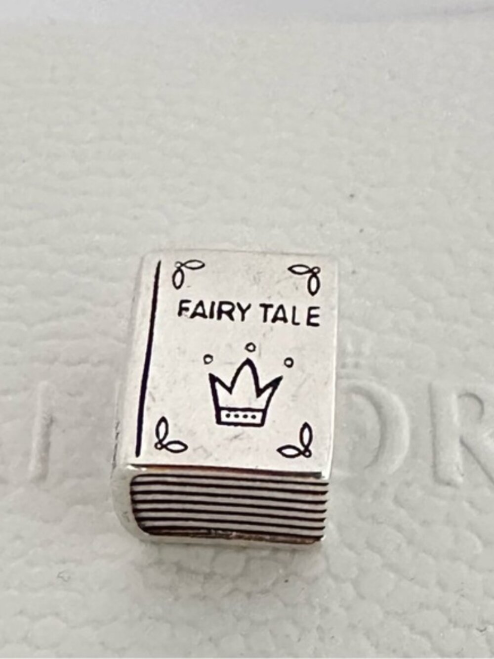 Pandora Fairy Tale Book 925 Ale CHARM